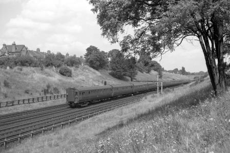BR(S) Class 4-COR 3118 at Clapham Cutting, Greater London with the 1.20pm Waterloo - Portsmouth Harbour service on Saturday 07 Aug 1965 - J. Scrace [234289]