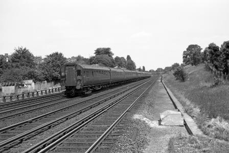 BR(S) Class 4-COR 3119 at Clapham Cutting, Greater London with the 12.50pm Waterloo - Portsmouth Harbour service on Wednesday 01 Jul 1964 - J. Scrace [234290]