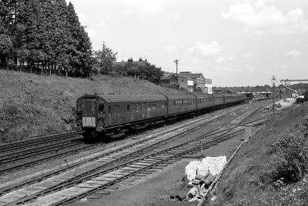 BR(S) Class 4-COR 3120 at Haywards Heath, West Sussex with the 10.45am Victoria - Brighton service on Sunday 09 Jun 1968 - J. Scrace [234292]