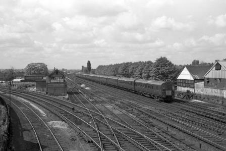 BR(S) Class 4-COR 3122 at Wimbledon, Greater London with the 9.20am Portsmouth Harbour - Waterloo service on Thursday 14 May 1964 - J. Scrace [234293]