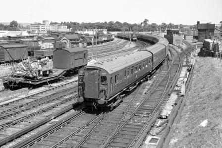 BR(S) Class 4-COR 3127 at Horsham, West Sussex with the 11.18am Victoria - Bognor Regis service on Sunday 19 Jul 1959 - J. Scrace [234298]