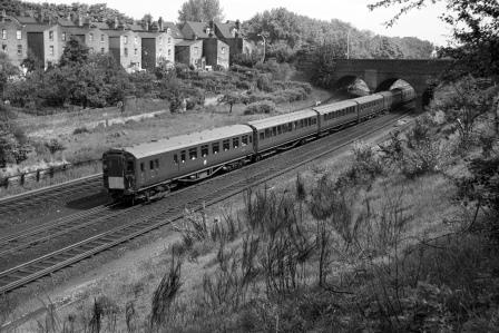 BR(S) Class 4-COR 3128 at Clapham Cutting, Greater London with the 10.20am Waterloo - Portsmouth Harbour service on Saturday 28 May 1966 - J. Scrace [234299]