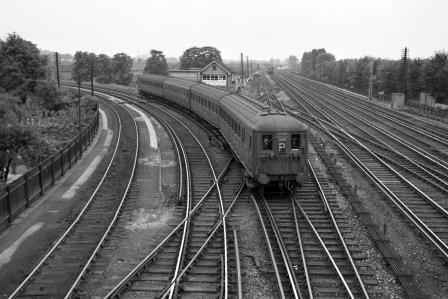 BR(S) Class 4-SUB 4329 at Wimbledon, Greater London with the 1.13pm West Croydon - Holborn Viaduct (via Sutton & Wimbledon) service on Friday 01 Aug 1958 - J. Scrace [234320]
