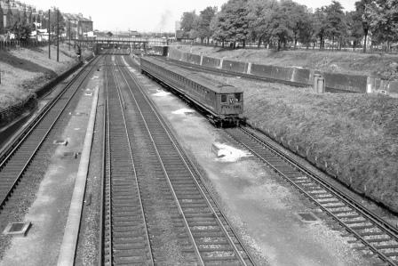 BR(S) Class 4-SUB 4508 near Clapham Junction, Greater London with the 2.47pm Waterloo - Waterloo service on Tuesday 25 Aug 1959 - J. Scrace [234321]