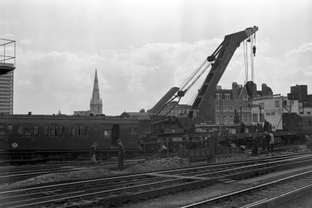BR(S) Class 4-EPB 5129 at Waterloo, Greater London on Tuesday 28 Mar 1967 - J. Scrace [234336]