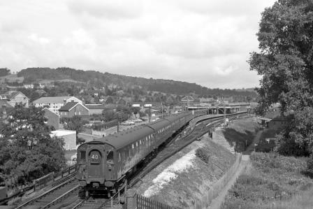 BR(S) Class 4-CEP 7120 at Dorking North, Surrey with the 9.21am Victoria - Bognor Regis service on Saturday 08 Aug 1964 - J. Scrace [234367]
