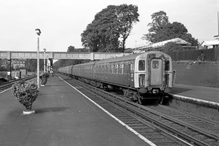 BR(S) Class 4-VEP 7743 at South Croydon Station, Greater London with the 3.12pm London Bridge - Brighton service on Wednesday 18 Sep 1968 - J. Scrace [234407]
