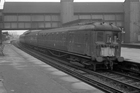 BR(S) Class 4-LAV 2949 at Clapham Junction Station, Greater London with the 11.45am Victoria to Brighton on Wednesday 29 Jan 1969 - J. Scrace [234425]