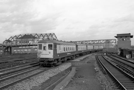 BR(S) Class 5-BEL 3052 at Clapham Junction, Greater London with the 2.00pm Victoria to Brighton "Brighton Belle" on Thursday 06 Feb 1969 - J. Scrace [234427]