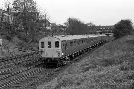 BR(S) Class 4-EPB 5261 at Honor Oak Park, Greater London with the 10.47am London Bridge to West Croydon on Sunday 20 Apr 1969 - J. Scrace [234486]