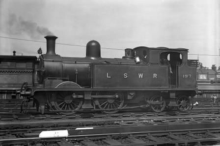 LSWR O2 class 197 at Clapham Junction, Greater London on Saturday 30 Apr 1921 - H.C. Casserley [270067]