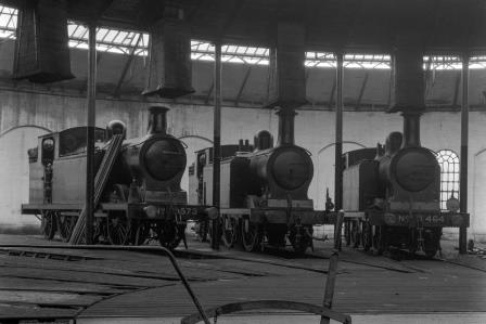 LBSCR E5 class 573 & LBSCR E4 class 471 & LBSCR E4 class 464 at Battersea Shed, Greater London on Saturday 07 May 1921 - H.C. Casserley [270100]