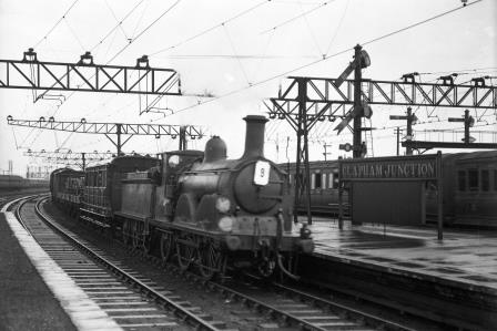 LBSCR B class B190 at Clapham Junction Station, Greater London on Sunday 25 Jul 1926 - H.C. Casserley [270412]