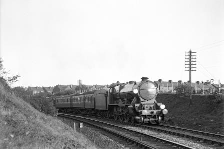 LSWR Class N15 E852 'Sir Walter Raleigh' at Tonbridge, Kent on Saturday 18 Aug 1928 - H.C. Casserley [270537]