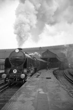 SR LN class 860 'Lord Nelson' at Waterloo Station, Greater London with the "Atlantic Coast Express" in Apr 1939 - J.H. Aston [275001]