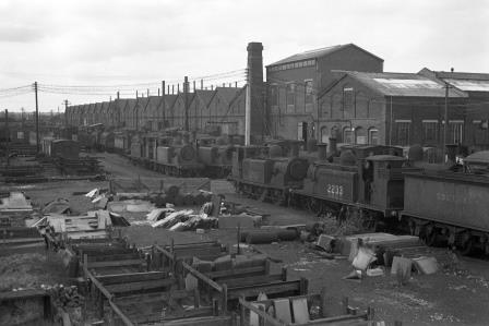 SR D1 class 2232 & SR D1 class 2233 at Eastleigh Works Yard, Hampshire on Saturday 05 Jul 1947 - J.H. Aston [275048]