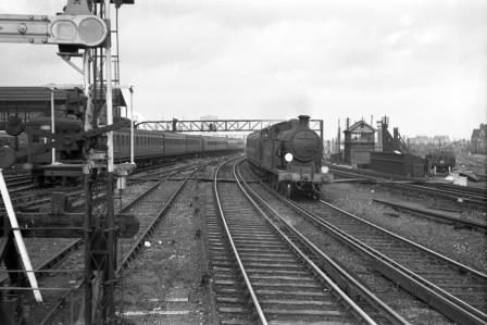SR I1X class 2002 at Clapham Junction Station, Greater London with a Victoria - Tunbridge Wells West service on Thursday 10 Jul 1947 - J.H. Aston [275055]