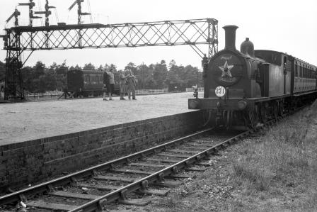 SR M7 class 128 at Brookwood Station, Surrey with an Arrival from Bisley on Saturday 12 Jul 1947 - J.H. Aston [275058]