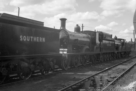 SR L11 class 437 at Eastleigh Shed, Hampshire on Saturday 26 Jul 1947 - J.H. Aston [275080]
