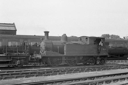 SR O2 class 204 at Clapham Junction, Greater London on Saturday 09 Aug 1947 - J.H. Aston [275102]