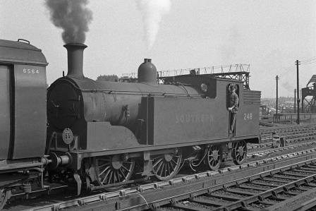 SR M7 class 248 at Clapham Junction, Greater London on Saturday 09 Aug 1947 - J.H. Aston [275104]