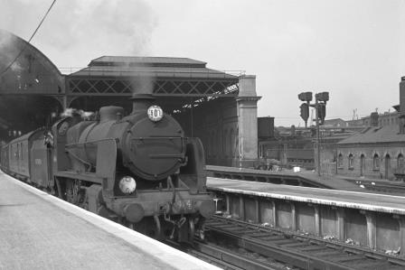 SR N class 1414 at London Bridge Station, Greater London with the 1.09pm Mid Sussex Vans on Saturday 30 Aug 1947 - J.H. Aston [275112]