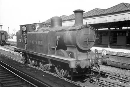 SR E4 class 2476 at East Croydon Station, Greater London on Wednesday 10 Sep 1947 - J.H. Aston [275113]