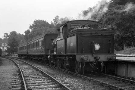 SR 0415 class 3488 at Lyme Regis Station, Dorset with the 11.34am Lyme Regis - Axminster service on Thursday 18 Sep 1947 - J.H. Aston [275135]
