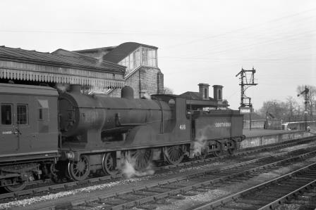 SR L12 class 416 at Fareham Station, Hampshire with the 6.12 pm Fareham  -  Gosport service on Saturday 10 Apr 1948 - J.H. Aston [275177]