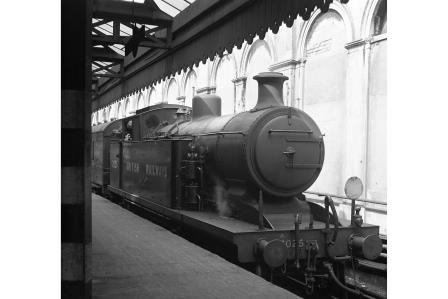 BR(S) I3 class S2025 at London Bridge Station, Greater London with an Unknown on Wednesday 21 Apr 1948 - J.H. Aston [275191]