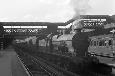 SR Q class 534 at London Bridge Station, Greater London with the 5.20 pm to Tunbridge Wells West on Thursday 22 Apr 1948 - J.H. Aston [275192]