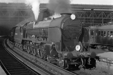 SR LN class 857 'Lord Howe' at Waterloo Station, Greater London with the 6.00 pm West of England on Thursday 22 Apr 1948 - J.H. Aston [275194]